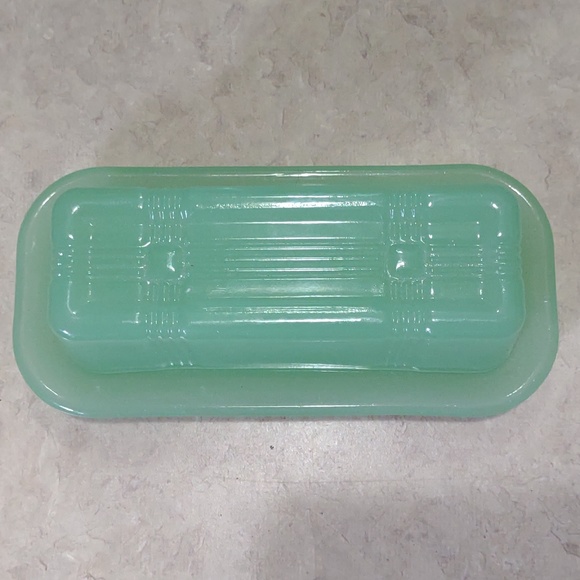 1950s style Jade glass butter dish (think it's a reproduction) - Picture 1 of 5
